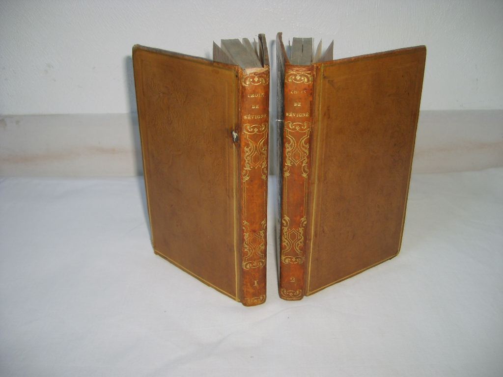 SEVIGNE (Marie de Rabutin-Chantal ; marquise de) - Nouveau choix de lettres de la Marquise de Svign,  l'usage des maisons d'ducation et des jeunes personnes qui veulent se former le got dans le genre pistolaire; par Mme ***.