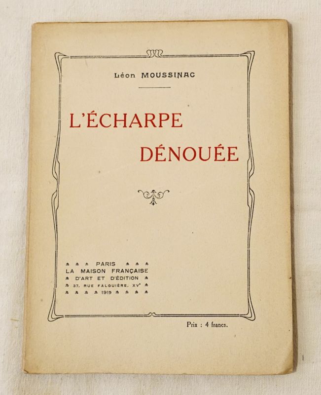 MOUSSINAC (Lon). - L'charpe dnoue.